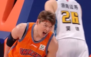 五大联赛直播-王哲林前三节13中8，砍下20分11篮板1抢断1盖帽